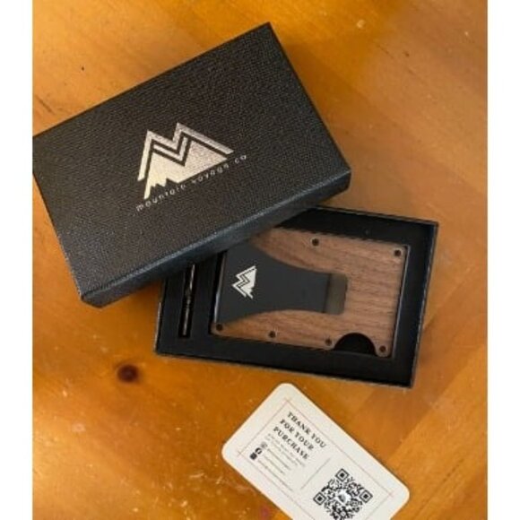 New Minimalist Wallet for Men - Slim RFID Wallet, Scratch Resistant
